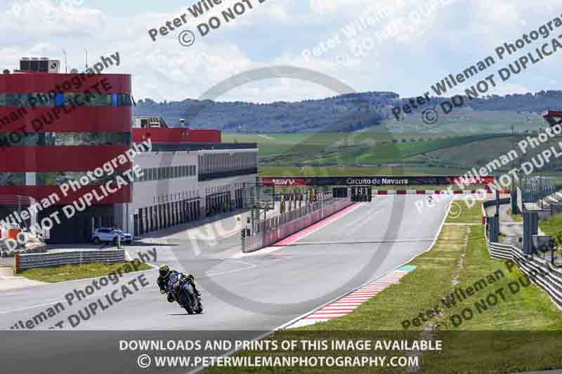 cadwell no limits trackday;cadwell park;cadwell park photographs;cadwell trackday photographs;enduro digital images;event digital images;eventdigitalimages;navarra;no limits trackdays;peter wileman photography;racing digital images;trackday digital images;trackday photos